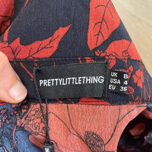 ❣️Pretty Little Thing navy and red floral two piece pant set NWT - Picture 7 of 8